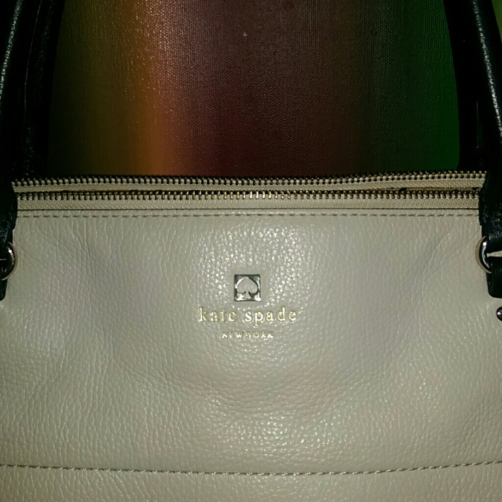Kate Spade Tote - Picture 3 of 8